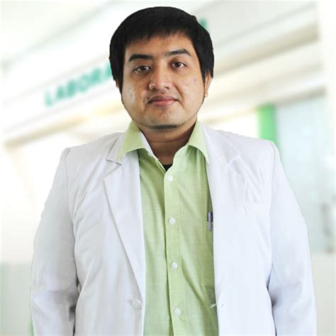 Praktek Dr. Wisnu Widjajadi, Sp.Kk Ulasan
